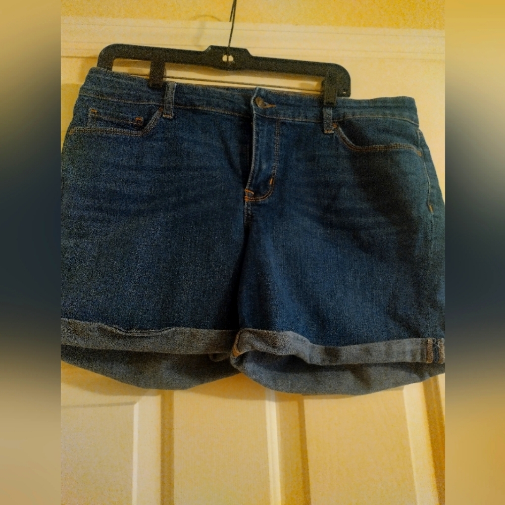 New Directions Women's Jean Shorts unworn from BELKS
